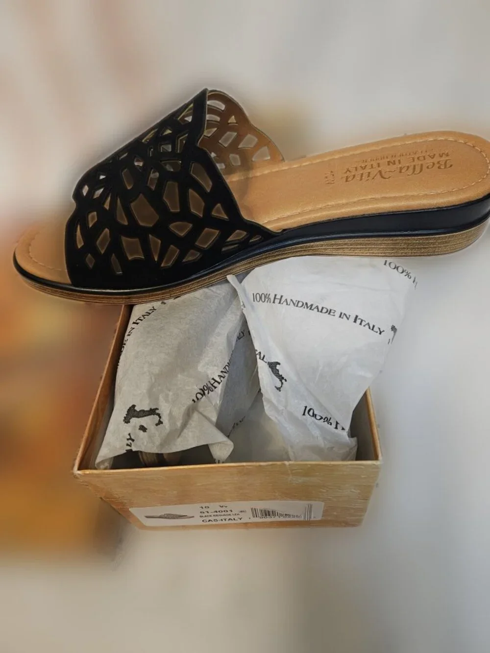 Bella Vita Cas-Italy Slide Sandals Womens 10 Wide Black Laser Cut Suede NIB
